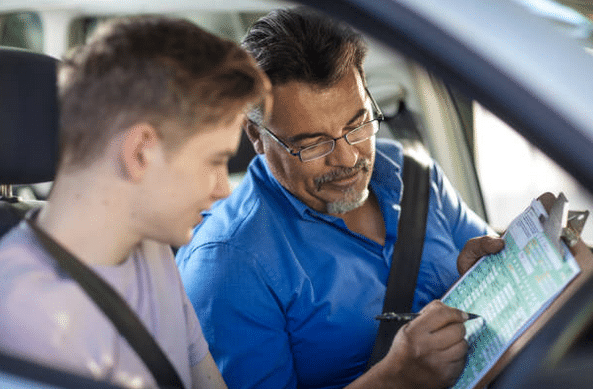 Fiche métier : moniteur d’auto-école