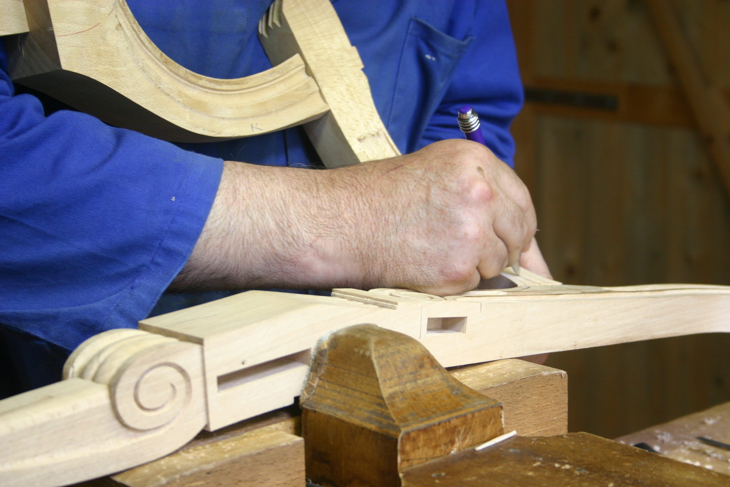 Le métier de menuisier un artisan du bois de plus en plus polyvalent Guide Mode Emploi