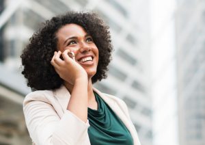 Femme au téléphone