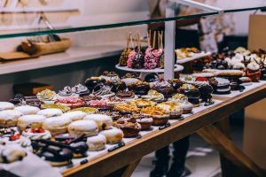 vitrine d'une pâtisserie